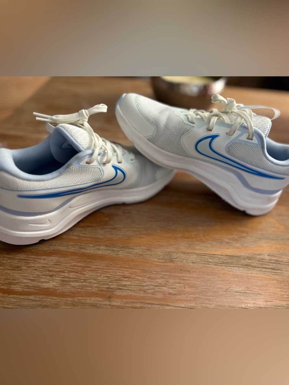 Nike Cosmic Runner Shoes - Picture 3 of 12